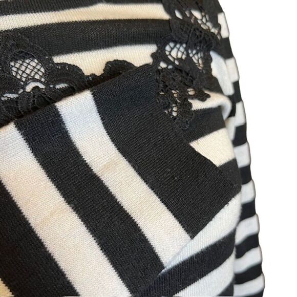 Vince Camuto Sweater with Lace Applique Black White Striped Size Small - Picture 4 of 11